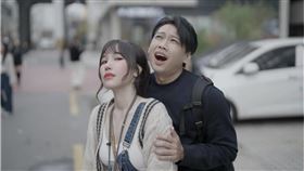 尼克（右）心疼Ashly（左）未走出喪父之痛。（圖／翻攝自Ashly IG）