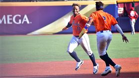 迪德爾（Ray-Patrick Didder）10局下敲出再見安打，以9：8氣走巴拿馬，幫助荷蘭在開幕戰開出紅盤。（圖／翻攝自WBSC官網）