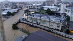 日本沖繩縣本島北部部分地區暴雨成災。（圖／翻攝自Ｘ@takatsukiyama）