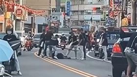 宮廟遶境,彰化,鹿港,全武行,球棒隊,大亂鬥（圖／翻攝畫面）