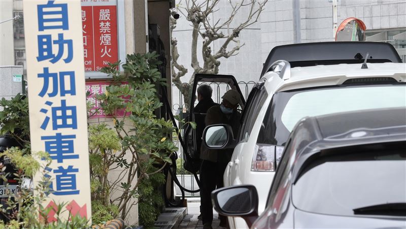 加油等等！超有感調降 汽柴油各調降0.4元