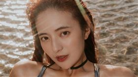 口水有別以往的甜美風格，罕見曬出性感辣照。（圖／翻攝自口水IG）