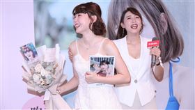 畇二今天舉辦寫真集「畇許曖昧：畇二Yuner.22」簽書會。（圖／記者鄭孟晃攝影）