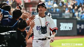 ▲12強官辦熱身賽，台灣隊游擊手江坤宇高飛犧牲打送回朱育賢。（圖／記者劉彥池攝影）