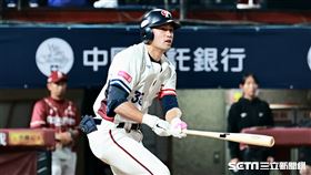 ▲12強官辦熱身賽，台灣隊三壘手潘傑楷敲出安打。（圖／記者劉彥池攝影）