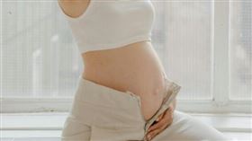 懷孕可以行房嗎？醫揭9大懷孕禁忌迷思　真正要小心的是這件事(圖/姊妹淘)