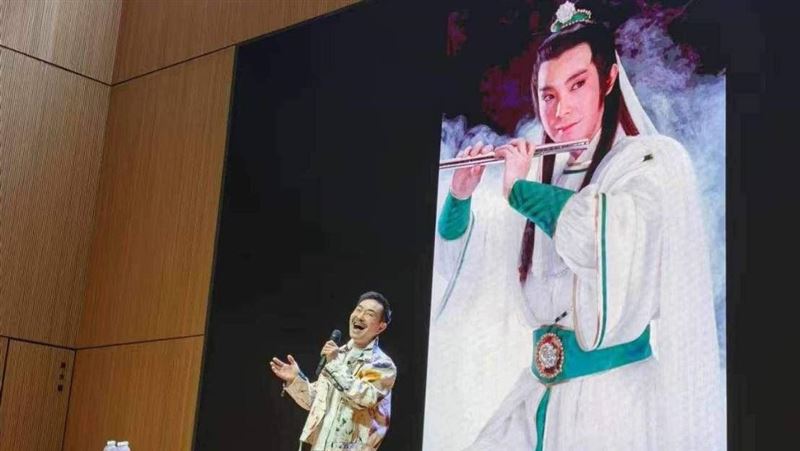 歌仔戲男神低調赴中國　爆1場面當眾落淚