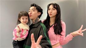 謝和弦、女兒（圖／馬槽音樂提供）