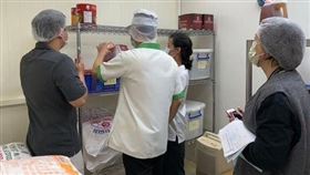 基隆市中山高中日前發生一起食安事件，一名學生在學校吃訂購的午餐，不料竟從主菜梅干扣肉中發現一根約2公分長的尖銳物，疑似為注射豬隻疫苗所用的針頭，校方得知後卻沒有通報教育處，引發爭議。基隆市衛生局獲報後，今天會同北市等相關單位至團膳廠商稽查。