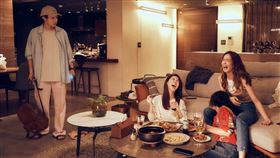 《影后》薛仕凌（左）和謝盈萱（中）住家裝潢太美引發關注。（圖／翻攝自Threads）