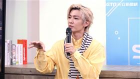 炎亞綸在《小記者大明星》毫無保留的分享自己闖蕩演藝圈所經歷的人事物。（圖／記者鄭孟晃攝影）