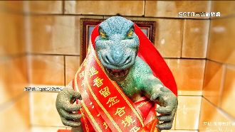 侯府天鳳宮遭祝融　「恐龍大將軍」成黑炭