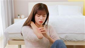 天氣劇變氣溫下滑！新創「石墨烯膠原蛋白上衣」保暖還能保養（業配勿用）