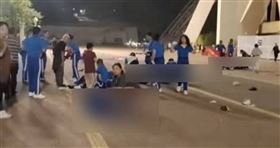 大陸廣東省珠海市體育中心昨（11日）晚間發生一起男子駕車衝撞市民的重大惡性案件。（圖／翻攝微博）