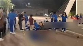 大陸廣東省珠海市體育中心昨（11日）晚間發生一起男子駕車衝撞市民的重大惡性案件。（圖／翻攝微博）