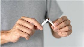 日本大阪市政府今（12）日宣布，將於2025年1月27日起「全面禁止在路邊吸菸」。（示意圖／翻攝pixabay）