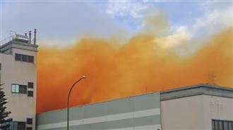 桃園觀音酸氣體外洩　橘色濃煙捲天際