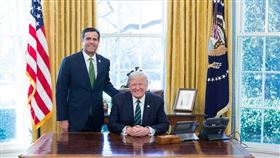 川普宣布，雷克里夫將回歸情報界，掌中情局。（圖／翻攝自Rep. John Ratcliffe粉專）