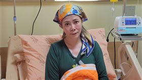 小彤收到許多高檔絲巾（圖／翻攝自臉書）