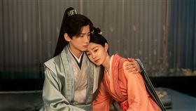 白敬亭、宋軼合作《長風渡》後頻頻傳出熱戀消息。（圖／中天娛樂台提供）