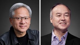 黃仁勳（左）與孫正義（右）台灣時間13日上午9時進行對談。（圖／翻攝自台灣NVIDIA官網）