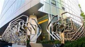 中租13日則以127元作收，下跌3.50元。（圖／翻攝官網）