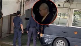 柯文哲頂著大光頭走下囚車。（圖／翻攝畫面）