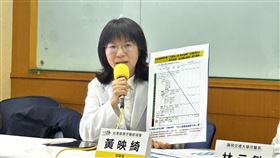 台灣基層牙醫師協會理事長黃映綺醫師表示，計畫的績效指標甚至是訓練人數像是「短時間把人塞滿」、而不是偏鄉醫療改善程度，根本是掛羊頭賣狗肉的「假偏鄉計畫」。（圖／記者簡浩正攝影）