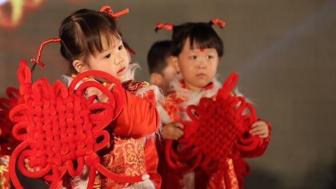 給女兒取名「莉靜」！老師點名寶媽臉紅了