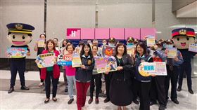 警察寶寶出現防詐現場，引起轟動。（圖／翻攝畫面）