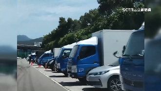 獨／停一天30元　河濱公園遭控租賃車占位