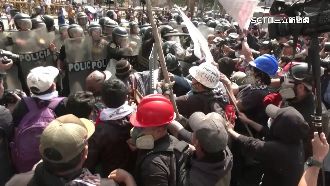 APEC峰會首日　鎮暴警與示威者上演全武行