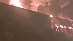 京東宇培物流園區火災　（圖／翻攝自微博）