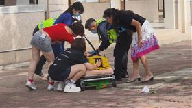 苗栗市，小學生，小五女生，墜樓雙腿骨折(圖／翻攝畫面)