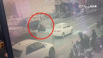 爺載2孫放學疑誤催油門　暴衝路中險釀撞