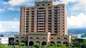 薄瓜瓜要娶羅東博愛醫院三代　創辦人曾是政壇大老　昔被稱「博愛黨部」。羅東博愛醫院