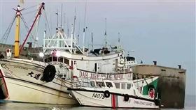 大進滿88號漁船遭中國扣留逾4月  繳完罰款獲釋遭中國扣留逾4個月的澎湖「大進滿88號」漁船與洪姓船長15日在繳清罰款後，人船獲釋放，友船「大進滿8號」前往接船一併返航，預計16日上午駛返。圖為查扣在頭圍港的「大進滿88號」漁船。（陳雙全提供）中央社  113年11月15日