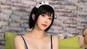 身高172公分日本AV女優辻井穗乃果有著長舌巨乳。（圖／翻攝推特）