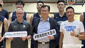 體育署長鄭世忠（中）。（圖／記者蔡厚瑄攝影）