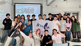 南區港澳生畢業留台評點制講座15日於中山大學舉辦。圖為陸委會代表及勞發署劉副研究員與南區各校幹部合影。（圖／翻攝自 策進會官網）