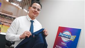 ▲富邦悍將張育成，12強賽擔任球評現身大巨蛋。（圖／富邦悍將提供）