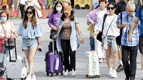 有網紅整理出2025年超狂請假攻略，但有不少服務業網友感嘆這些都與自己無關。