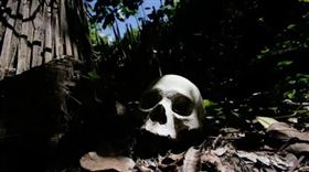 一名男子想要丟棄2大袋垃圾，被搭便車的男子發現疑似裝著人骨。（示意圖，photoAC）