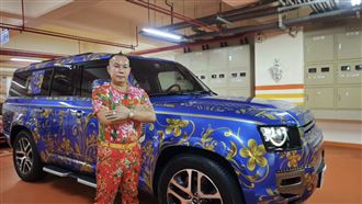 吊車大王新車又「包膜」妻笑：像禮儀車