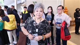 吳敏出席石英告別式。（圖／記者鄭孟晃攝影）