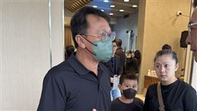 游安順前往石英告別式。（圖／記者鄭孟晃攝影）