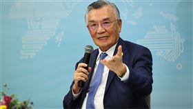 APEC年會落幕  林信義出席國際記者會（1）亞太經濟合作會議（APEC）年會於秘魯時間16日落幕，台灣領袖代表林信義（圖）會後舉行國際記者會，說明此行成果。 中央社記者翁睿坤利馬攝  113年11月17日