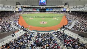 ▲亞錦賽開幕戰，台北大巨蛋湧進17000名觀眾。（圖／記者劉彥池攝影）