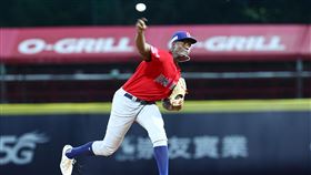 多明尼加先發投手基洛梅（Franklyn Kilome），面對凶暴的太極虎打線猛飆4.2局完全比賽，直到5局下才被敲出第1安。（圖／WBSC提供）