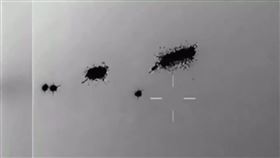 ▲ 阿富汗上空出現UFO，被飛彈射穿後仍毫髮無傷。（圖／翻攝自X）